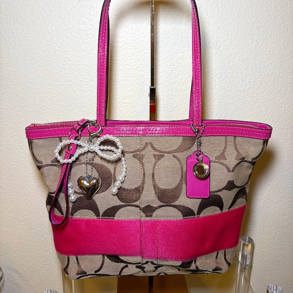 Coach canvas tote bag with pink trim 🎀 - Picture 1 of 3